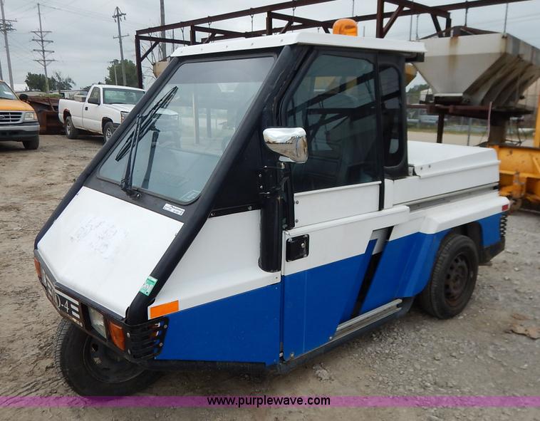 image for item BH9887 1999 Go-4 utility three wheel police utility vehicle