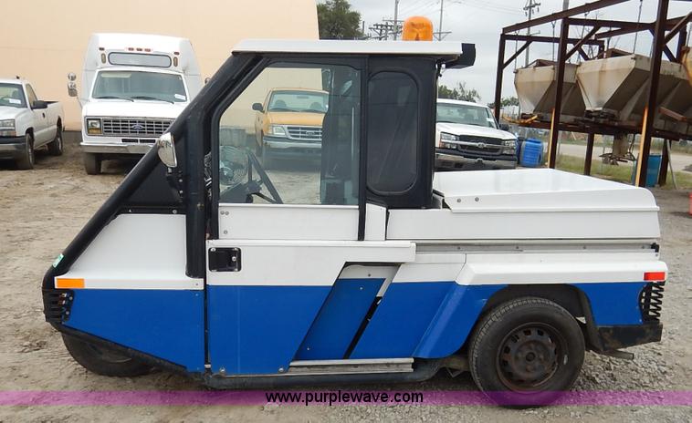 image for item BH9887 1999 Go-4 utility three wheel police utility vehicle