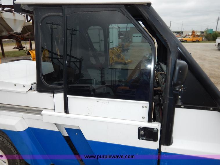 image for item BH9887 1999 Go-4 utility three wheel police utility vehicle