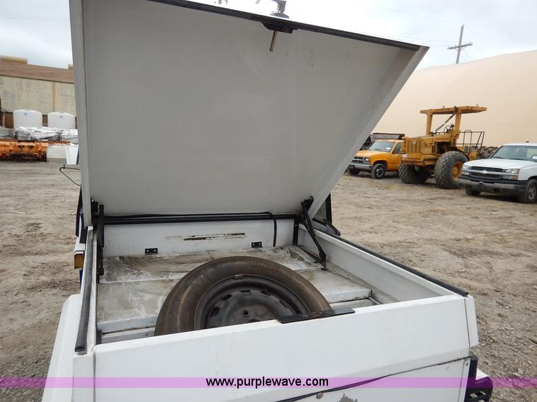 image for item BH9887 1999 Go-4 utility three wheel police utility vehicle