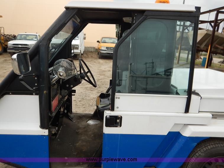image for item BH9887 1999 Go-4 utility three wheel police utility vehicle