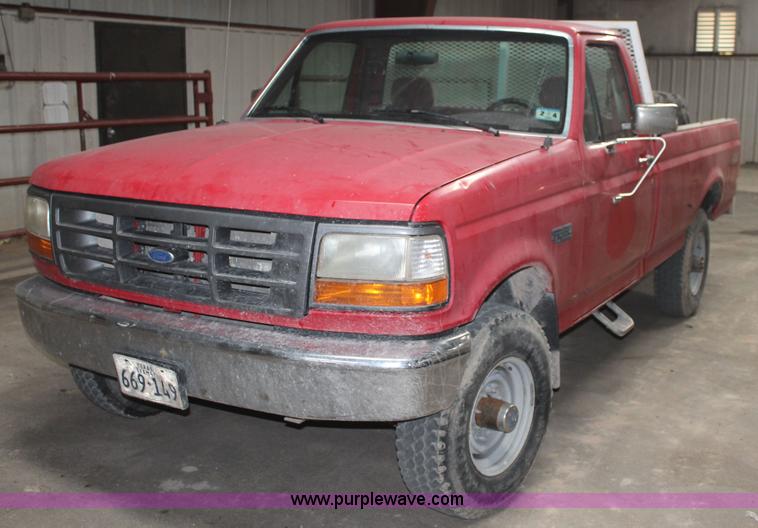 image for item BJ9386 1995 Ford F250 HD XL pickup truck