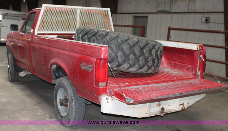 image for item BJ9386 1995 Ford F250 HD XL pickup truck