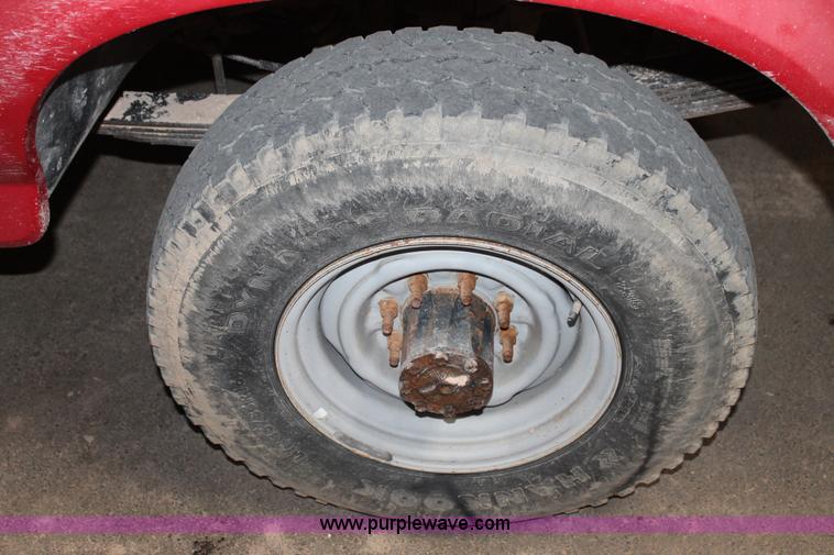 image for item BJ9386 1995 Ford F250 HD XL pickup truck