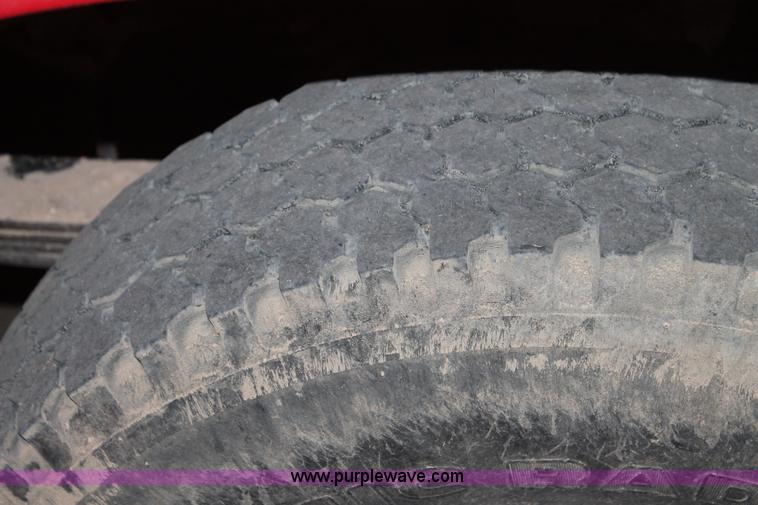 image for item BJ9386 1995 Ford F250 HD XL pickup truck