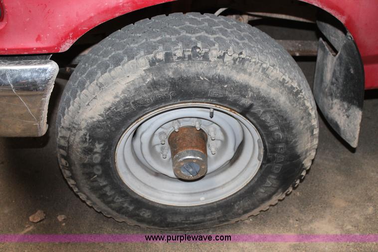 image for item BJ9386 1995 Ford F250 HD XL pickup truck