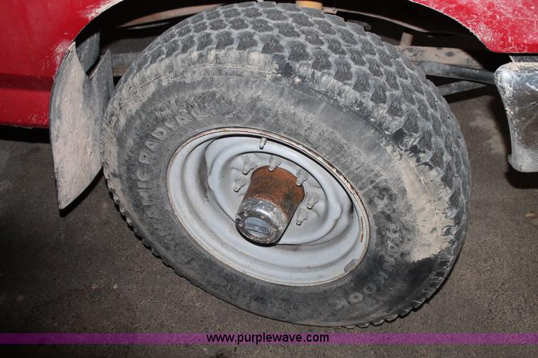 image for item BJ9386 1995 Ford F250 HD XL pickup truck