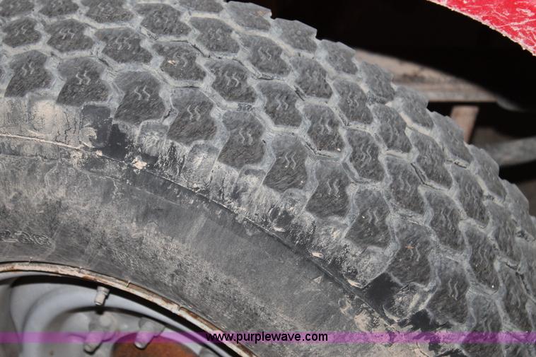 image for item BJ9386 1995 Ford F250 HD XL pickup truck