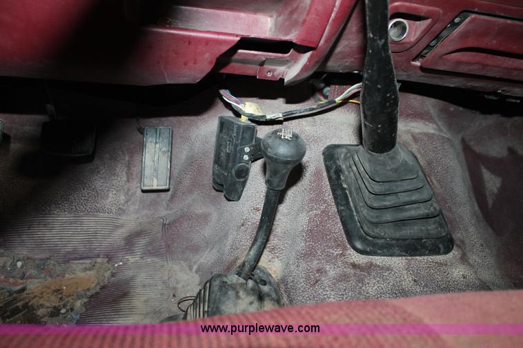 image for item BJ9386 1995 Ford F250 HD XL pickup truck