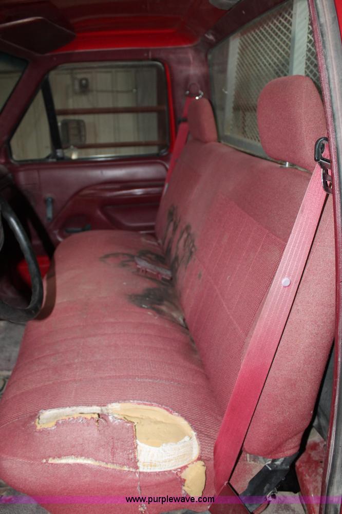 image for item BJ9386 1995 Ford F250 HD XL pickup truck