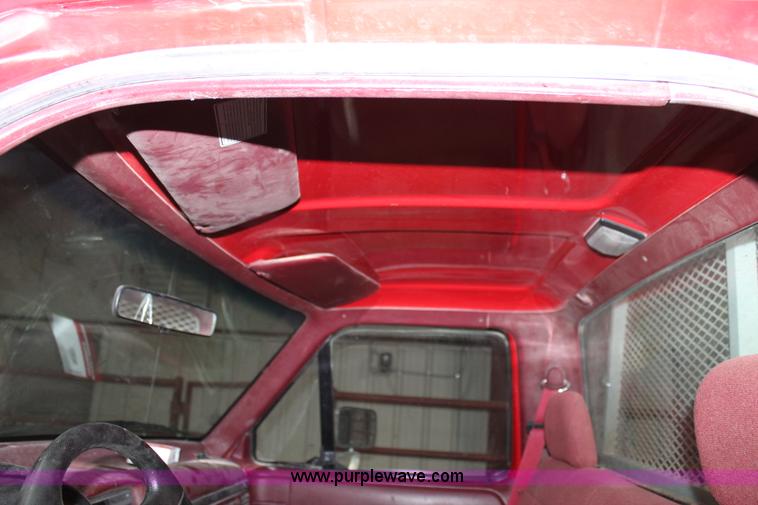 image for item BJ9386 1995 Ford F250 HD XL pickup truck