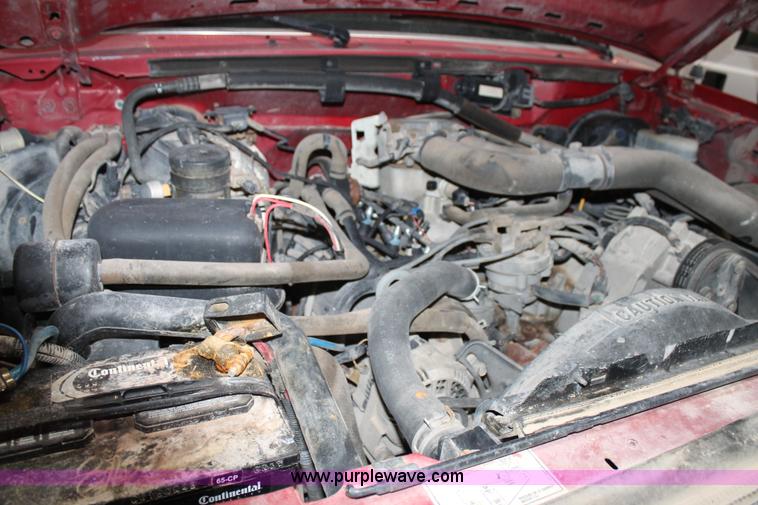 image for item BJ9386 1995 Ford F250 HD XL pickup truck