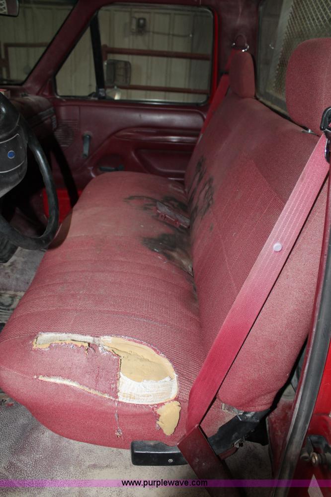 image for item BJ9386 1995 Ford F250 HD XL pickup truck