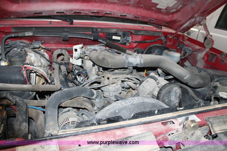 image for item BJ9386 1995 Ford F250 HD XL pickup truck