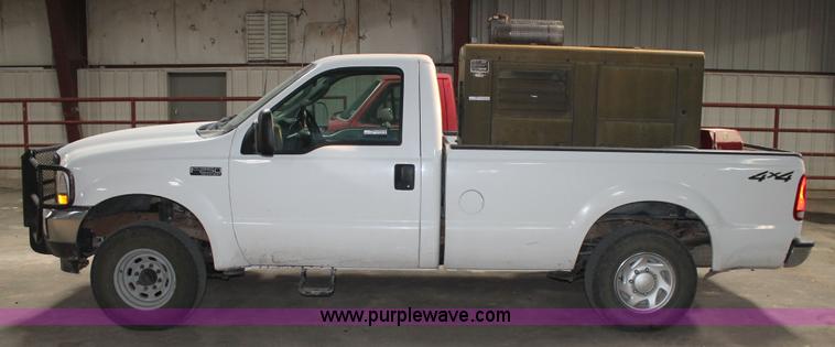 image for item BJ9389 2003 Ford F250 Super Duty pickup truck