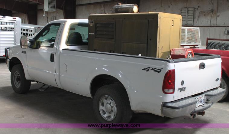 image for item BJ9389 2003 Ford F250 Super Duty pickup truck