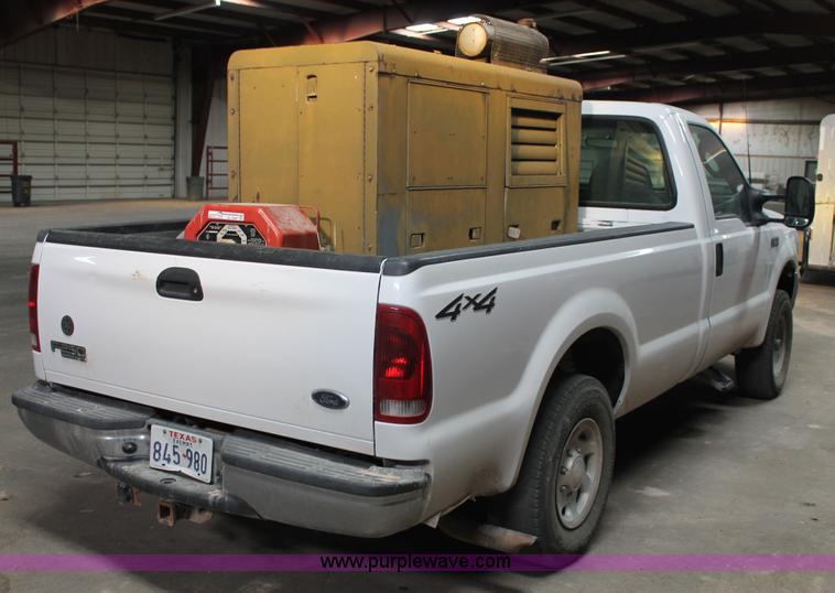 image for item BJ9389 2003 Ford F250 Super Duty pickup truck