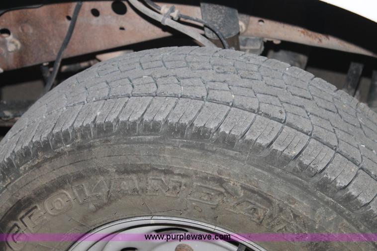 image for item BJ9389 2003 Ford F250 Super Duty pickup truck