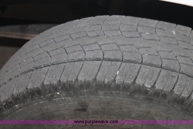 image for item BJ9389 2003 Ford F250 Super Duty pickup truck