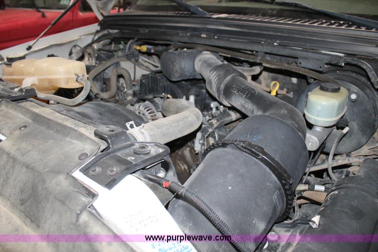 image for item BJ9389 2003 Ford F250 Super Duty pickup truck