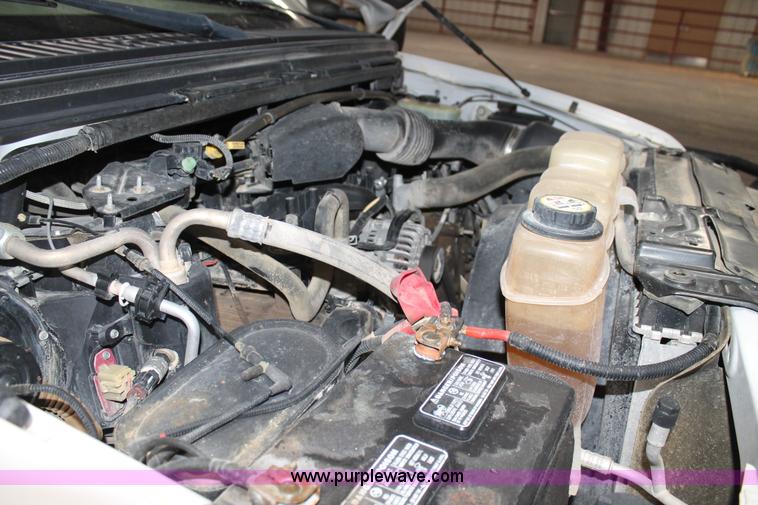 image for item BJ9389 2003 Ford F250 Super Duty pickup truck