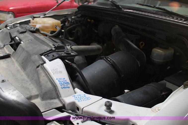 image for item BJ9389 2003 Ford F250 Super Duty pickup truck