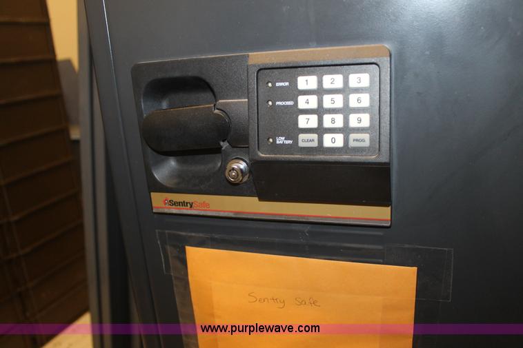 image for item BJ9395 Assorted office equipment