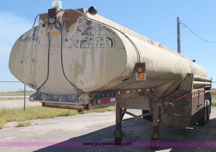 image for item BJ9408 1967 Fruehauf tanker trailer