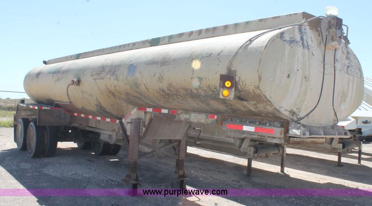 image for item BJ9408 1967 Fruehauf tanker trailer