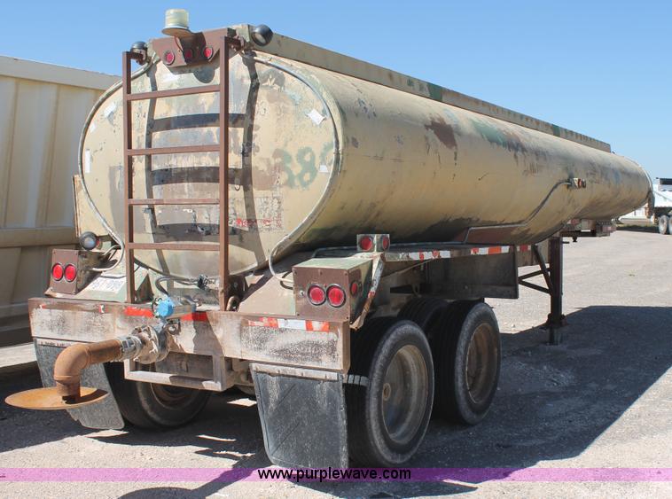 image for item BJ9408 1967 Fruehauf tanker trailer