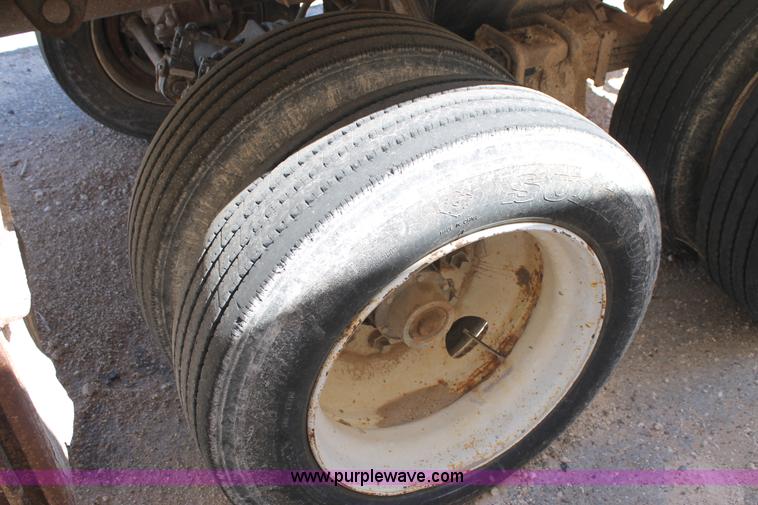 image for item BJ9408 1967 Fruehauf tanker trailer