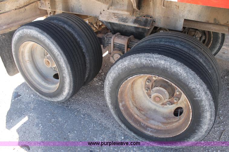 image for item BJ9408 1967 Fruehauf tanker trailer