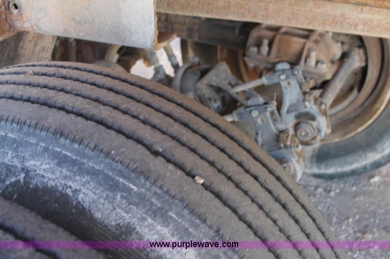 image for item BJ9408 1967 Fruehauf tanker trailer