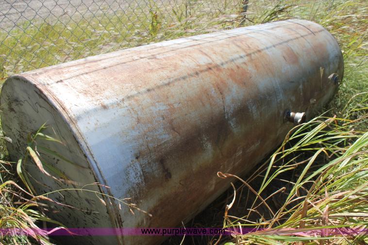 image for item BJ9409 500 gallon fuel tank