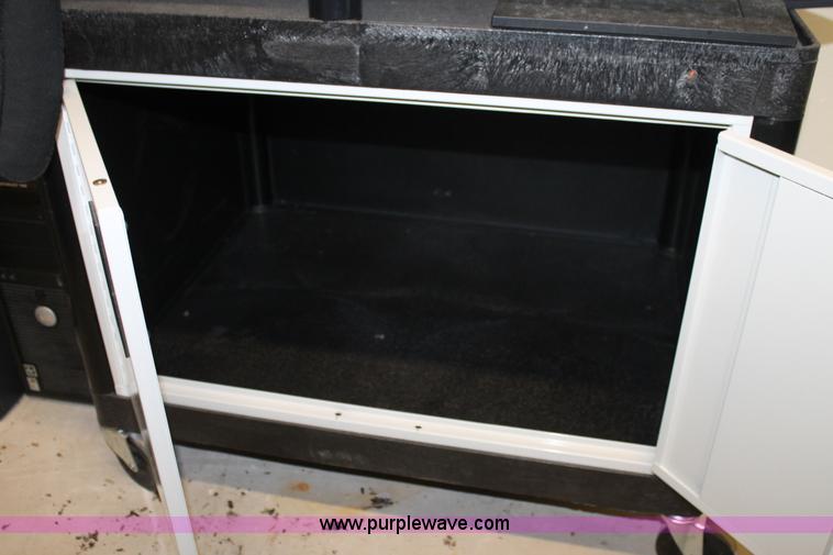 image for item BJ9412 Assorted office equipment