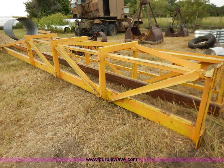 image for item BM9251 Assorted crane equipment