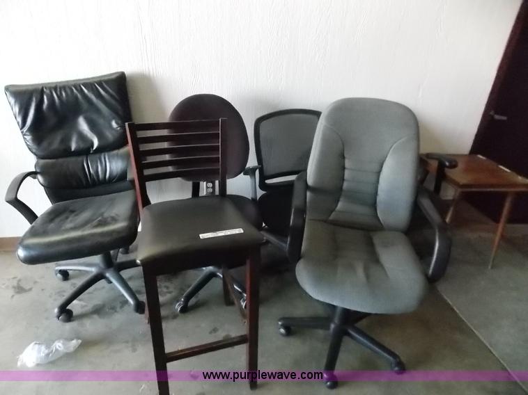 Assorted office furniture in Manhattan, KS Item BT9212 sold Purple Wave