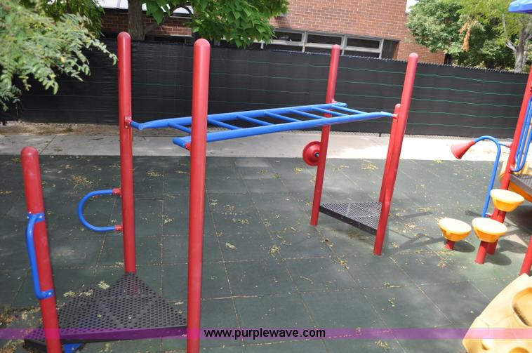 image for item G7001 Monkey bar set