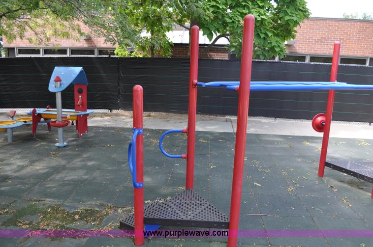 image for item G7001 Monkey bar set
