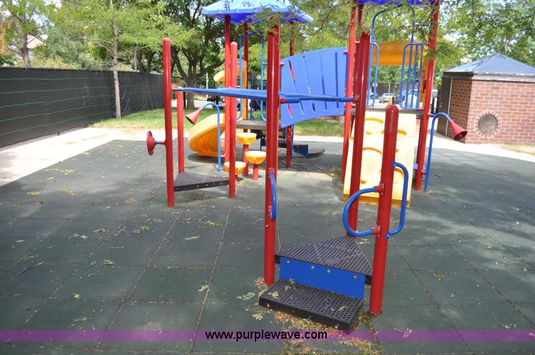 image for item G7001 Monkey bar set