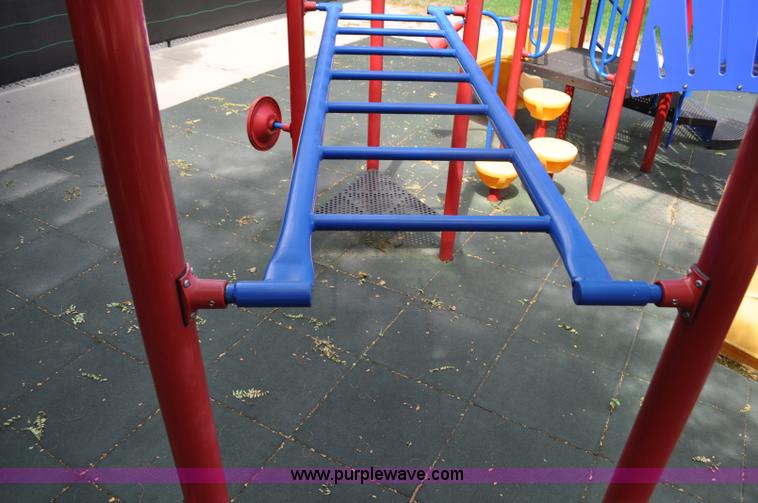 image for item G7001 Monkey bar set
