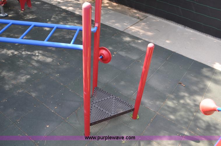 image for item G7001 Monkey bar set