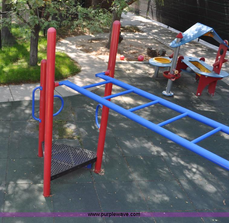 image for item G7001 Monkey bar set