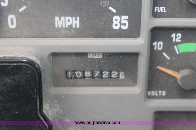 image for item H8115 1993 International 4900 dump truck