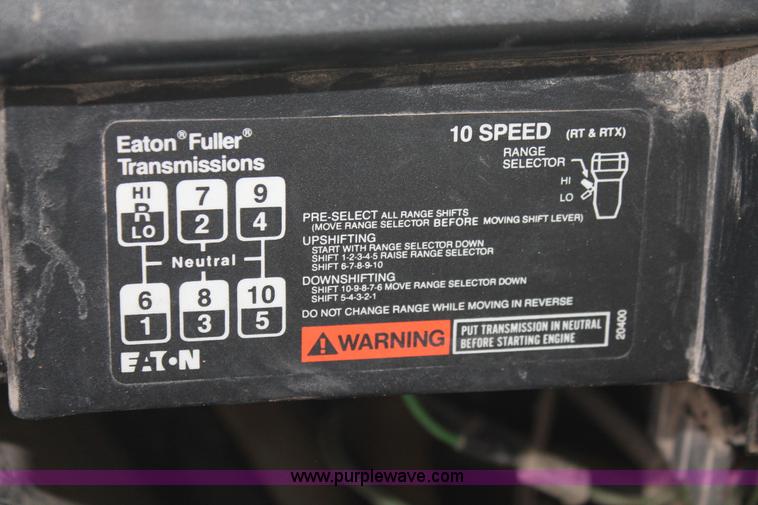 image for item H8115 1993 International 4900 dump truck