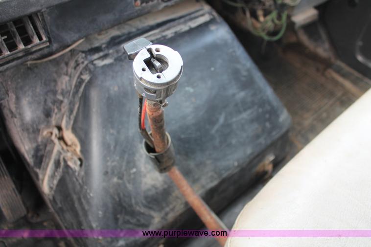 image for item H8115 1993 International 4900 dump truck