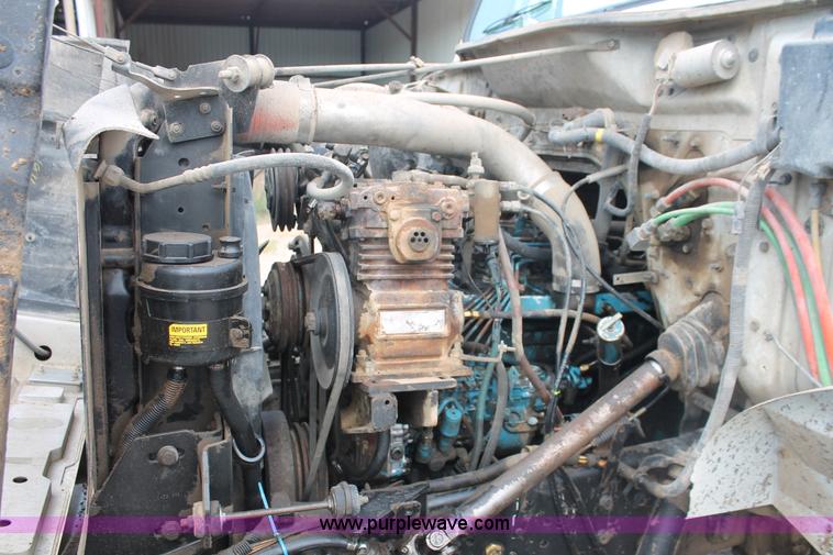 image for item H8115 1993 International 4900 dump truck