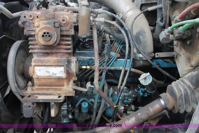 image for item H8115 1993 International 4900 dump truck