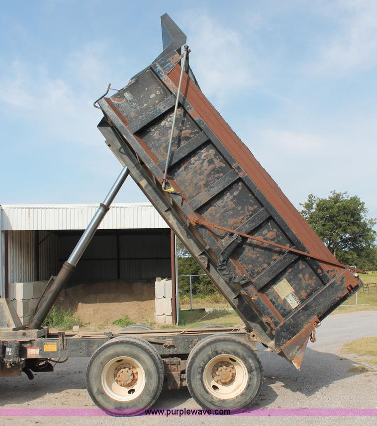 image for item H8115 1993 International 4900 dump truck