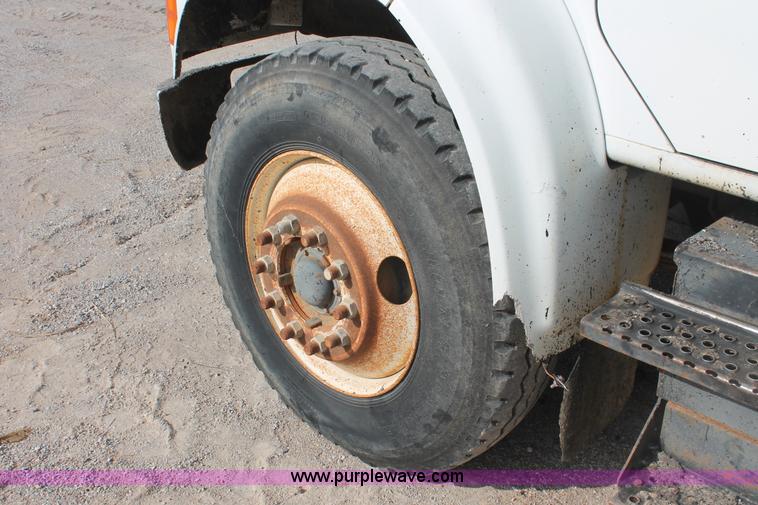 image for item H8115 1993 International 4900 dump truck